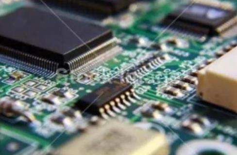 為啥大部分PCB電路板都是綠色的？